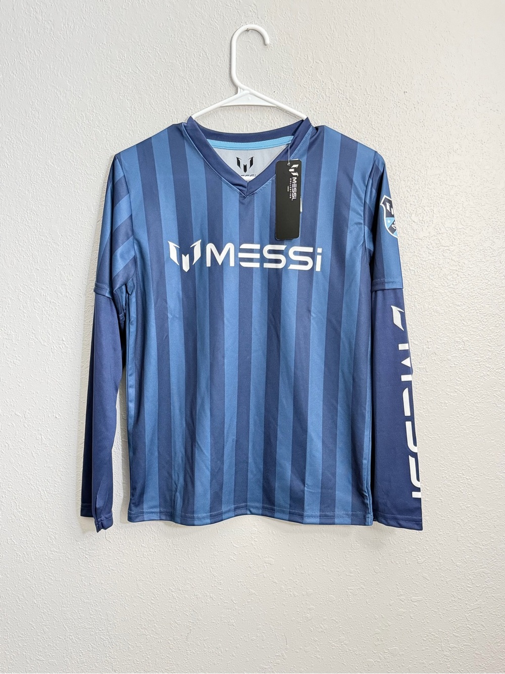 Official Lionel Messi lifestyle Long Sleeve soccer jersey Youth L (14/16)